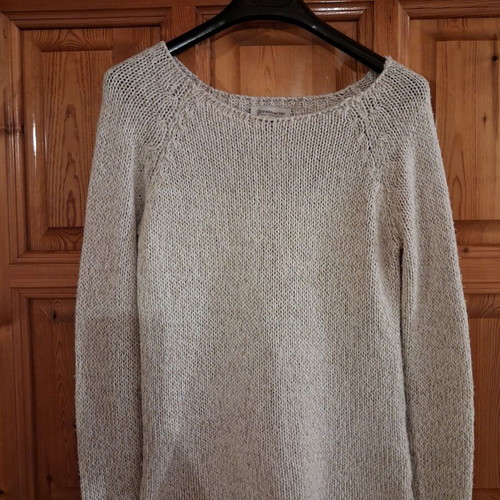 Stradivarius sweater medium beige like new