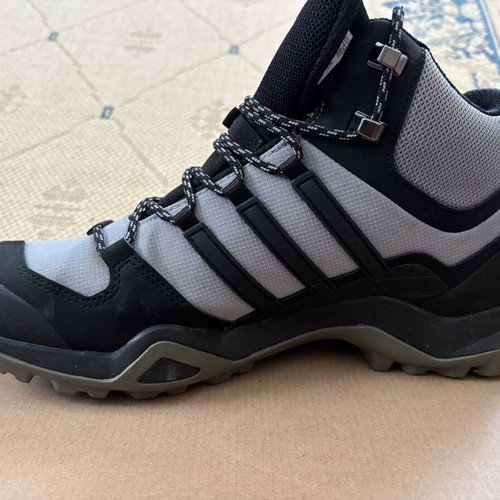 Adidas Terrex Swift R2 Mid GTX boots like new, size 43.5, grey
