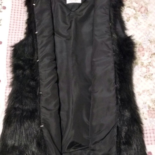 Bershka black fur vest like new