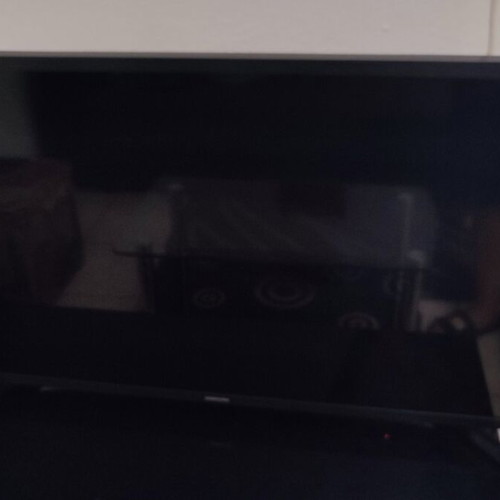 Samsung 33" TV with TV stand and Mi Xbox gift, like new
