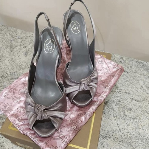 Women's gray pumps size 38 like new