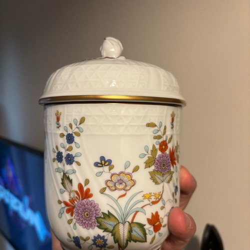 Hutschenreuther porcelain set like new