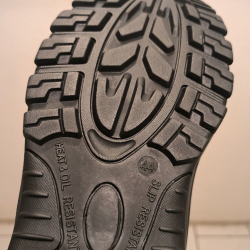 Boots size 44, black, new