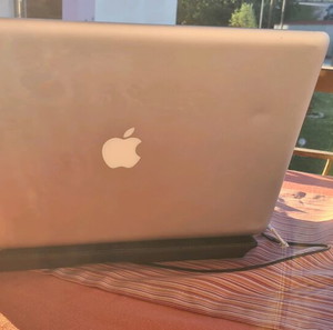 MacBook pro 15 2009 να φεύγει