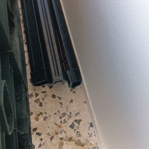 Plastic table like new, dimensions 85x150