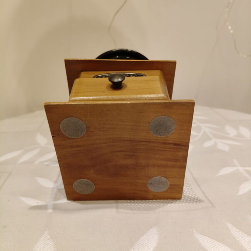 Vintage manual coffee grinder like new, wooden base