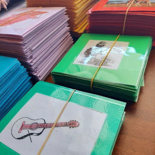 Handmade laminated preschool cards like new, 640 pieces
