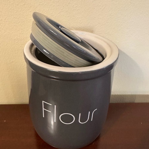 Ceramic container with lid like new, gray