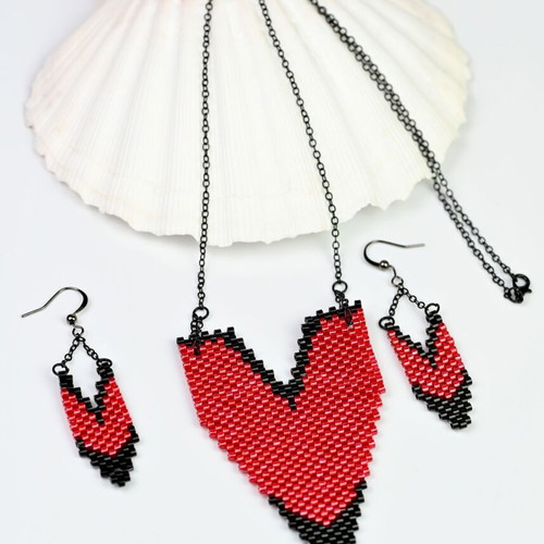 Strast jewelry set custom made with necklace and earrings in black and red