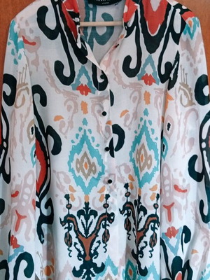 Kramma women's shirt XL like new, white multicolor