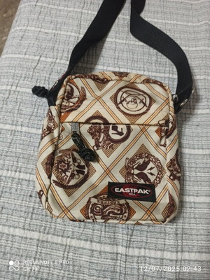 Чанта за рамо EASTPAK