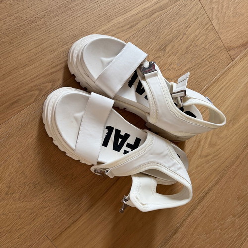 Buffalo Shoes white platform sandals like new, size 41