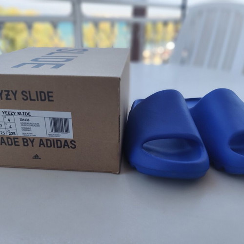 Adidas Yeezy slides, blue, size 37