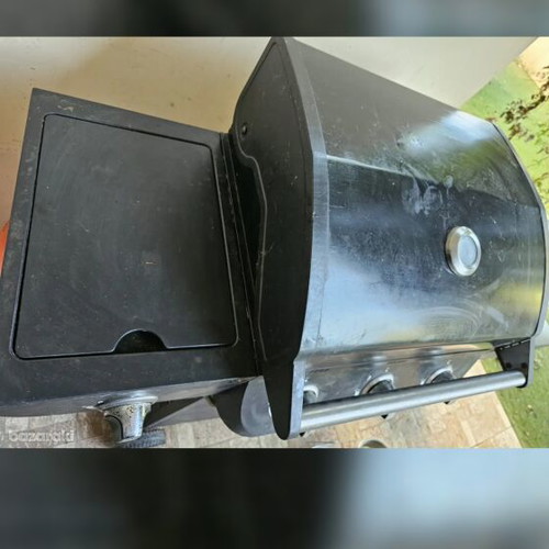 Gaz BBQ used, 3 burners, storage place