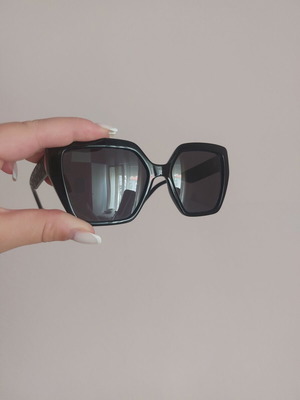 Sunglasses used with lens wear, black