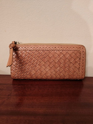 Wallet with multiple compartments brown like new