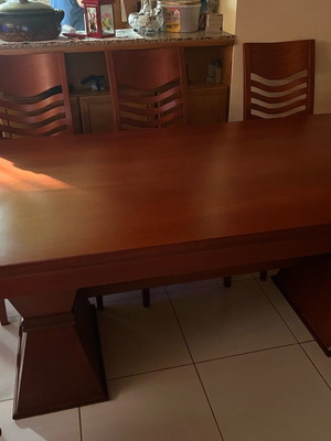 Solid Walnut Dining Set like new with 6 chairs