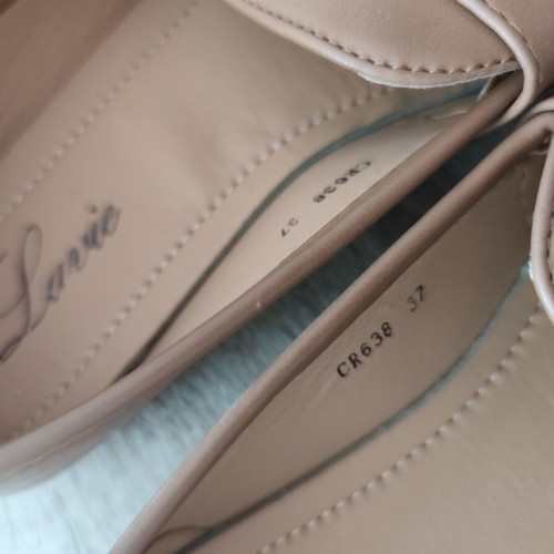 Lavie women's beige moccasins size 37 like new with triangular detail