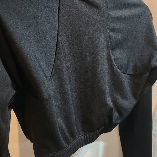 Varsity Sports fitness top like new, long-sleeve cropped with elastic waist