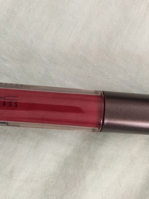 Mac Lipglass 614 More Than A Bodyguard new