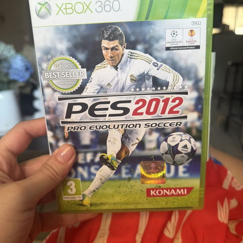 Xbox football games set, like new, pack of 4