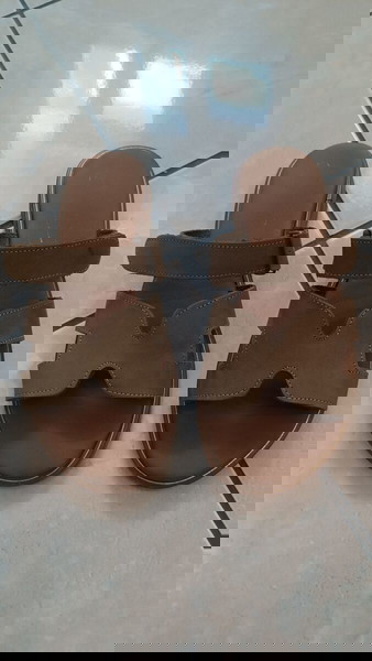 Πέδιλα δερματινα