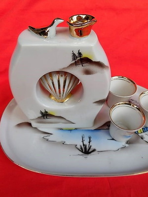 Handmade porcelain Japanese sake set from the 1940s