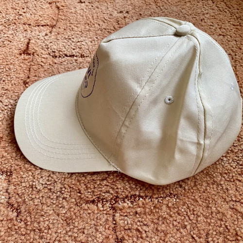 Collectible hat "Τα μυστήρια της Πένι Πέπερ" new, beige jockey style