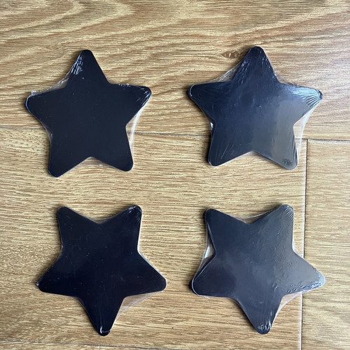 Mini star-shaped canvases with magnets, set of 4
