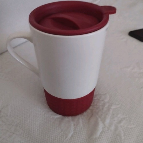 Ceramic mug Mrs always Right with silicone lid like new