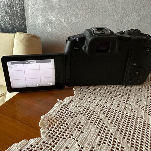 Canon EOS RP Mirrorless фотоапарат като нов