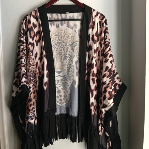 Kimono leopard print with fringes like new, black and beige