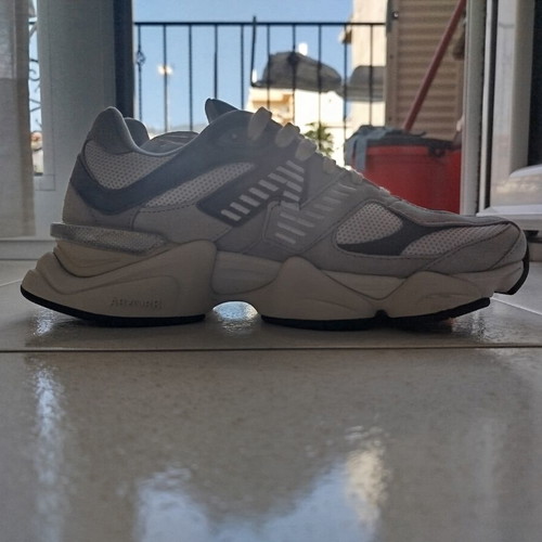 New Balance 9060 MSH sneakers, white and grey, size 41