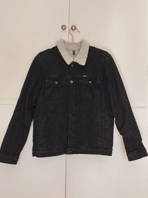 Men's black denim jacket like new, size M