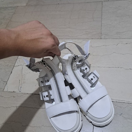 Buffalo white flatform sandals, size 39