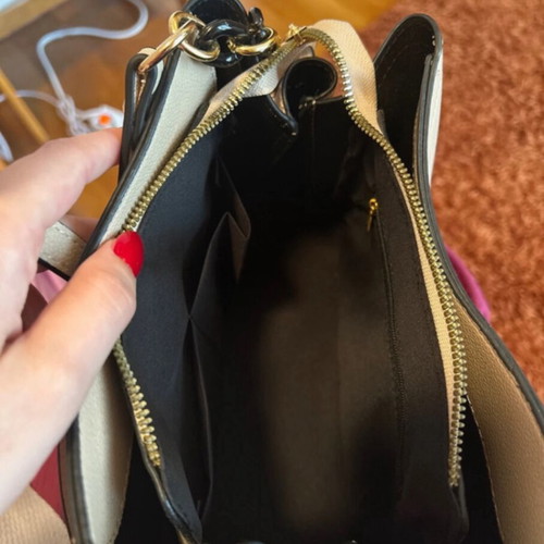 Handbag beige with zipper and detachable strap like new