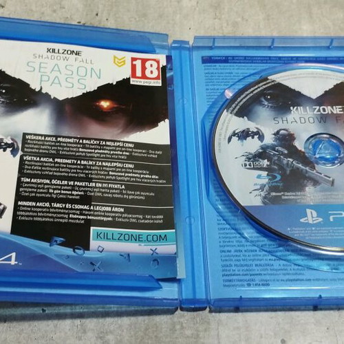 Killzone Shadow Fall PS4 game used, complete with manual