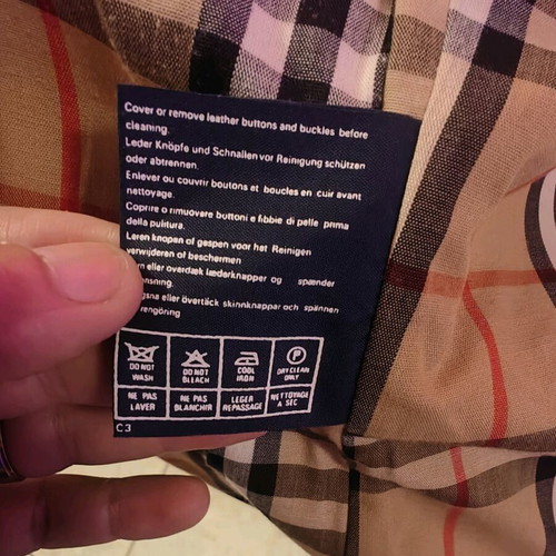 Burberry's trenchcoat like new, beige