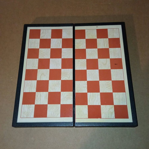 Mini magnetic chess and backgammon travel board