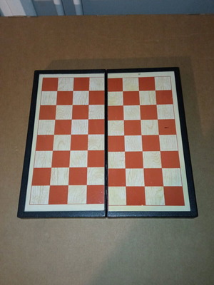 Mini magnetic chess and backgammon travel board