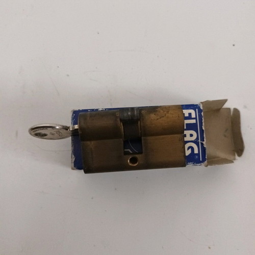 Flag door lock used with 1 key
