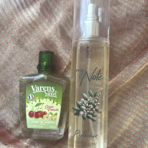 Varens Cherries Pistachio and Dust and Cream Pistachio Mist set like new