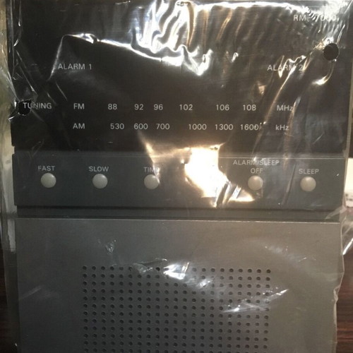 Vintage ρετρό ρολόι-ξυπνητήρι-ραδιόφωνο Sanyo καινούργιο