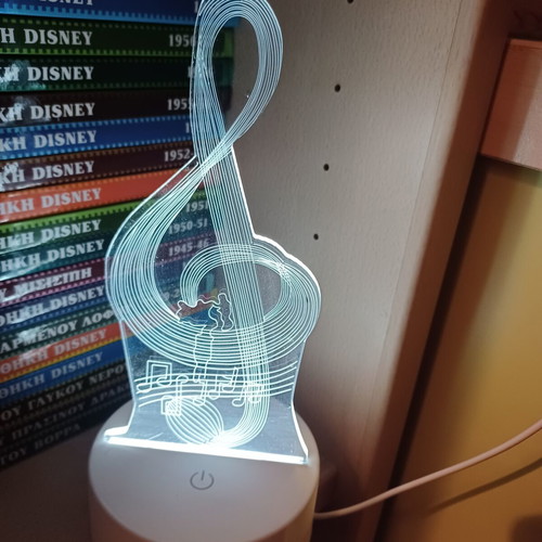 Table lamp like new with musical note design