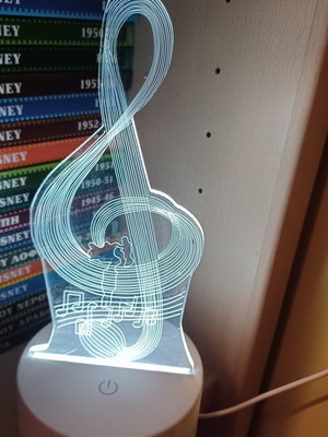 Table lamp like new with musical note design