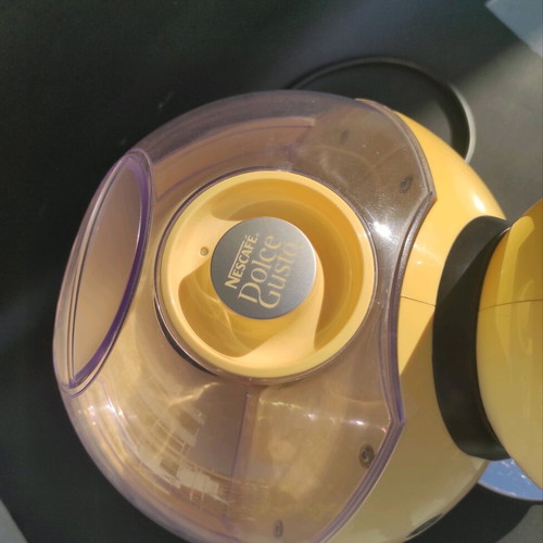 Dolce Gusto coffee machine used with yellowing