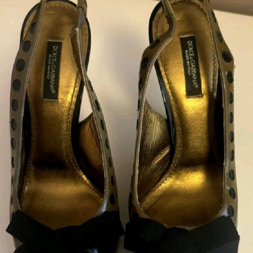 Vintage Dolce &Gabanna shoes used beige patent leather with black size 37.5