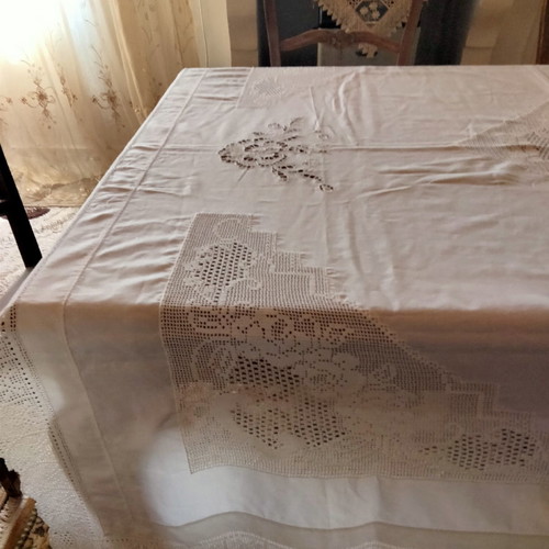 Handmade tablecloth used with knitted corners, lace and cutwork