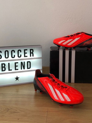 Adidas F50 Adizero кожени футболни обувки нови, номер 42 2/3 червени