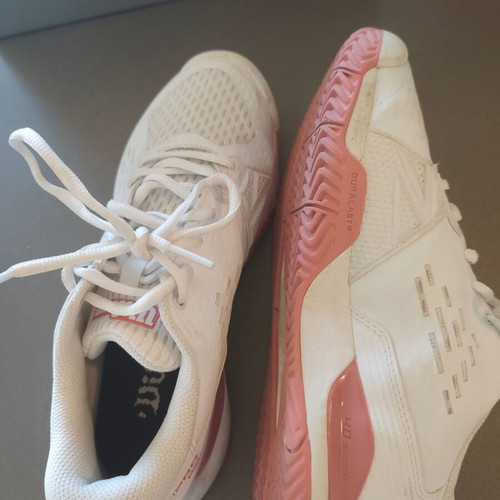 Wilson tennis shoes like new, size 39.5, white athletic